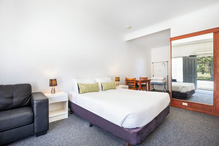 Room 22 of 118