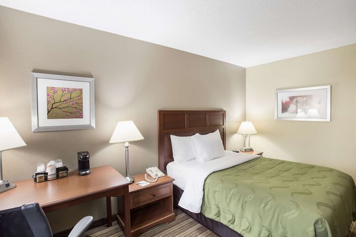 1 Double Bed Accessible (6 of 13)