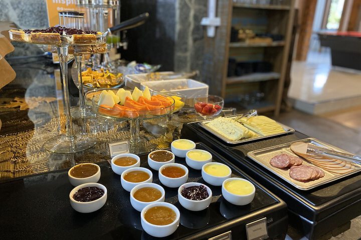 Breakfast/Coffee Service 23 of 138