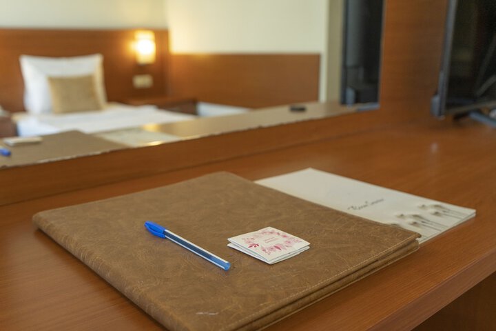 Room 11 of 43