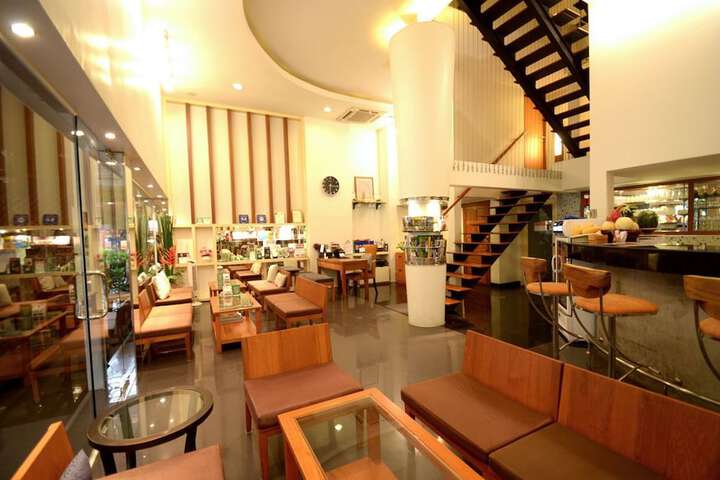 Guest Lobby