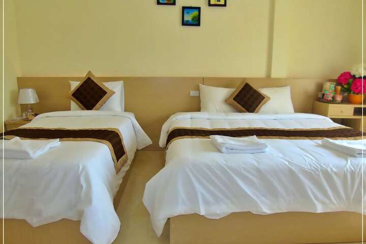 Room 3 of 49
