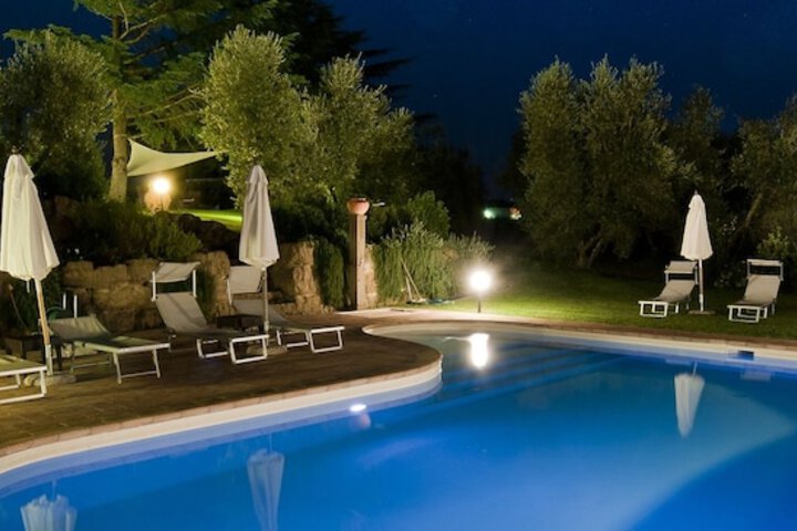 Pool 32 of 60