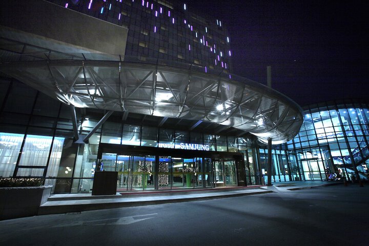 Front of property - evening/night