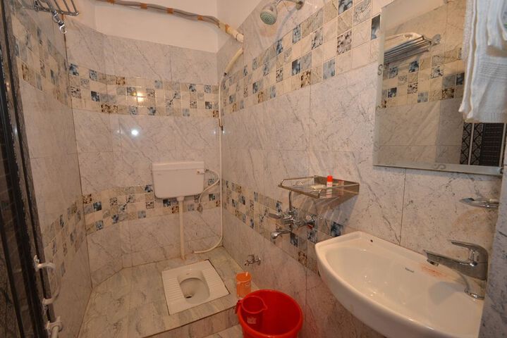Room 10 of 19