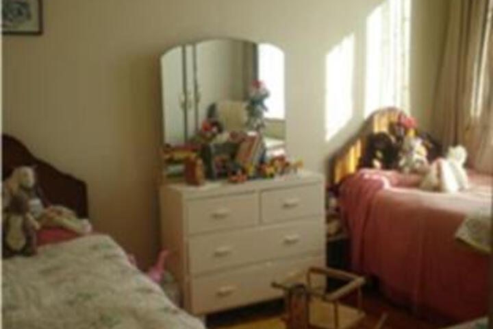 Room 2 of 5