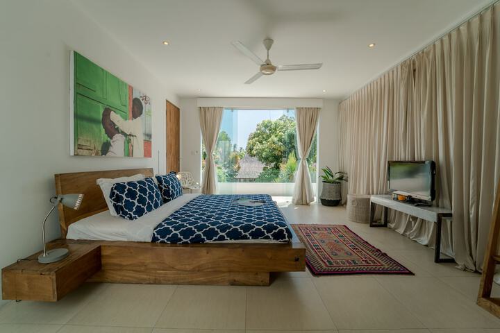 Room 12 of 39