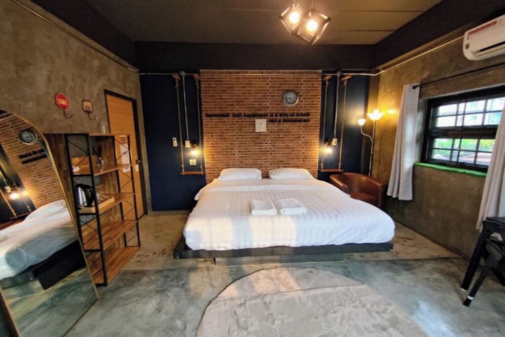Room 11 of 67