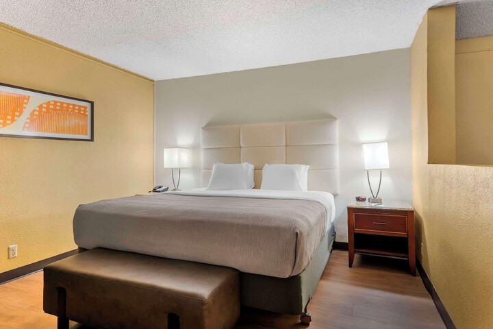 Room 14 of 34