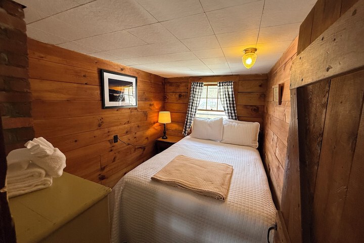 Room 62 of 212