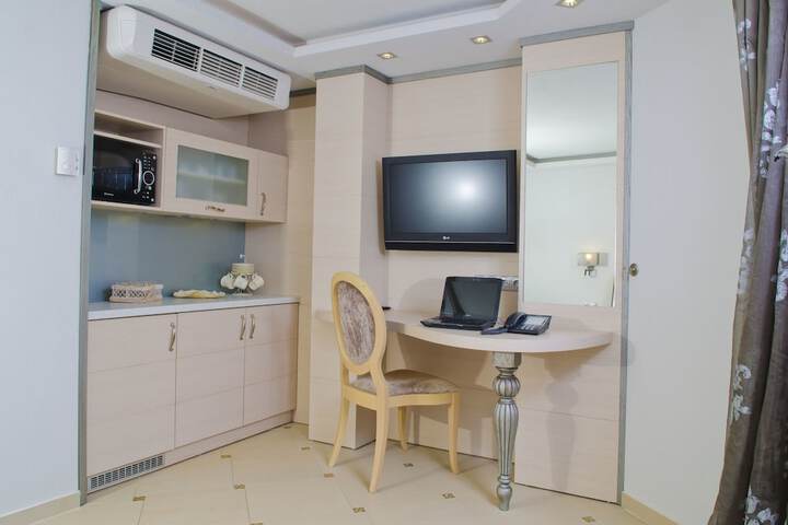 Room 36 of 90