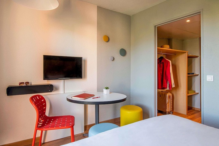 Room 15 of 73