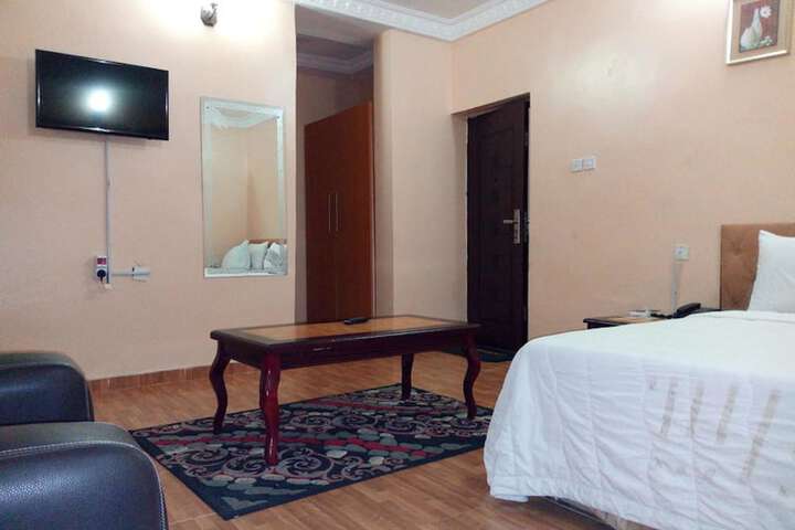 Room 19 of 25