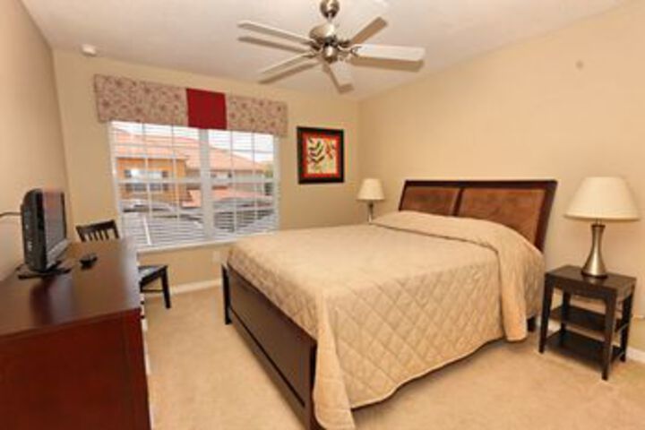 Room 8 of 19