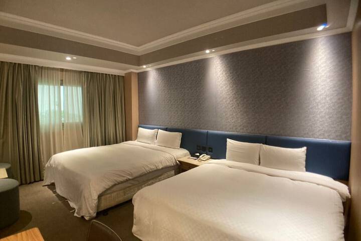Room 15 of 48