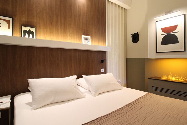 Room 113 of 780