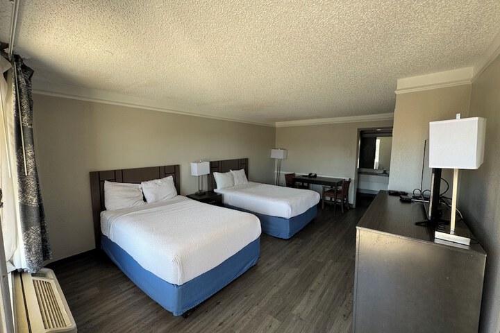 Room 9 of 23