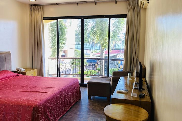 Room 10 of 37