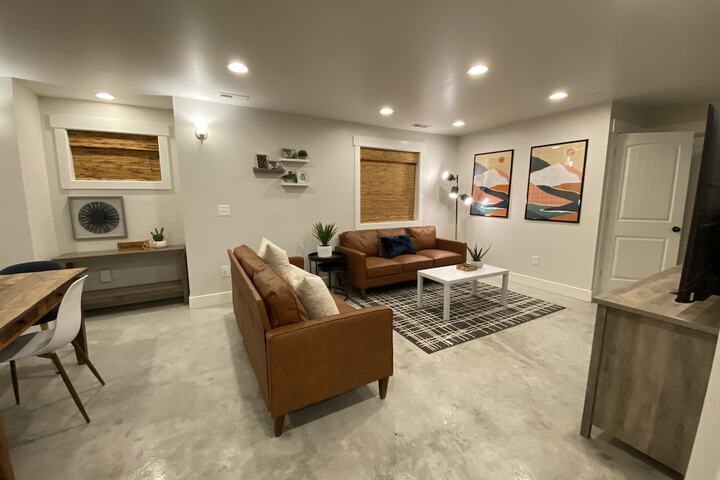 Lounge 241 of 426