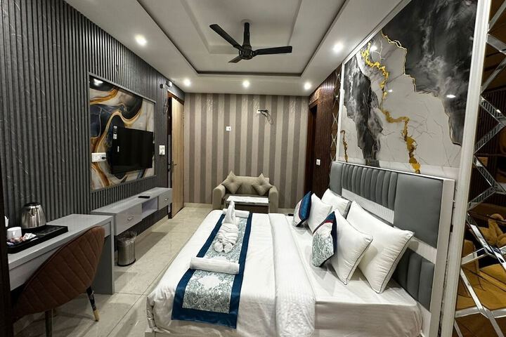 Room 10 of 52