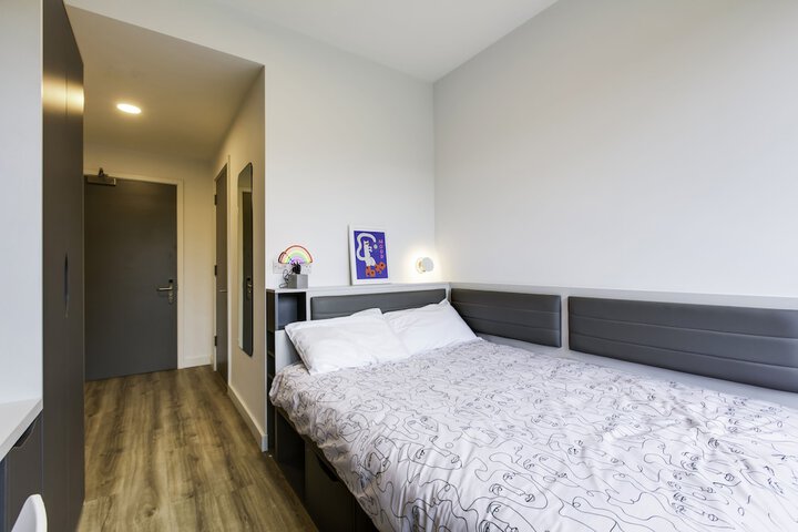Room 8 of 31
