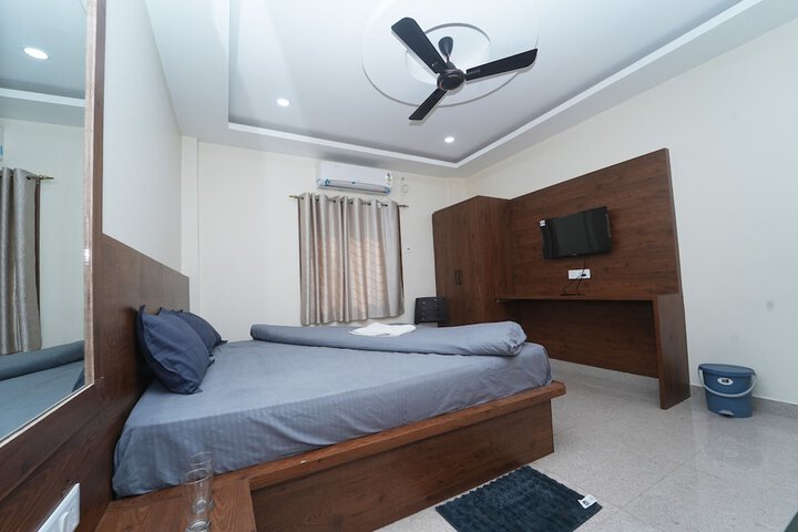 Room 9 of 34