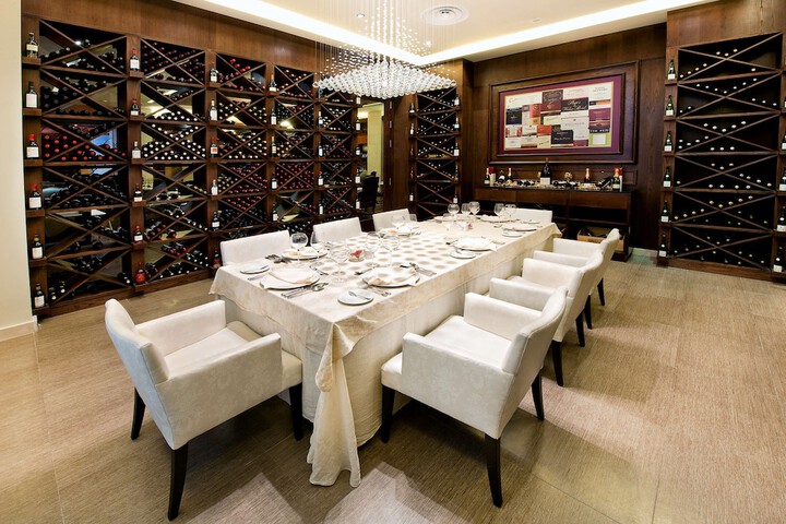 Dining 126 of 161