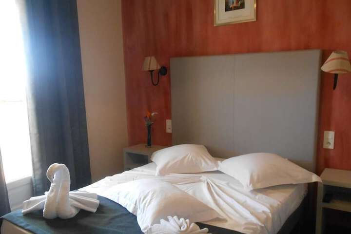 Room 6 of 19