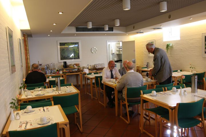 Breakfast/Coffee Service 18 of 109