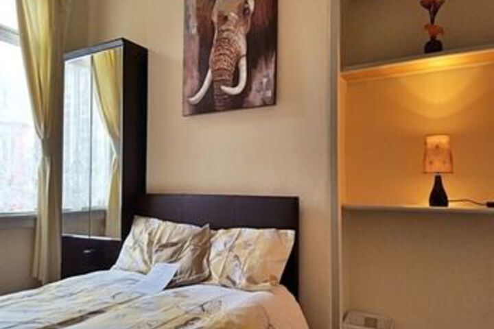 Room 14 of 24