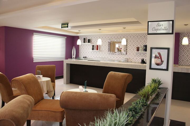 Lounge 64 of 74