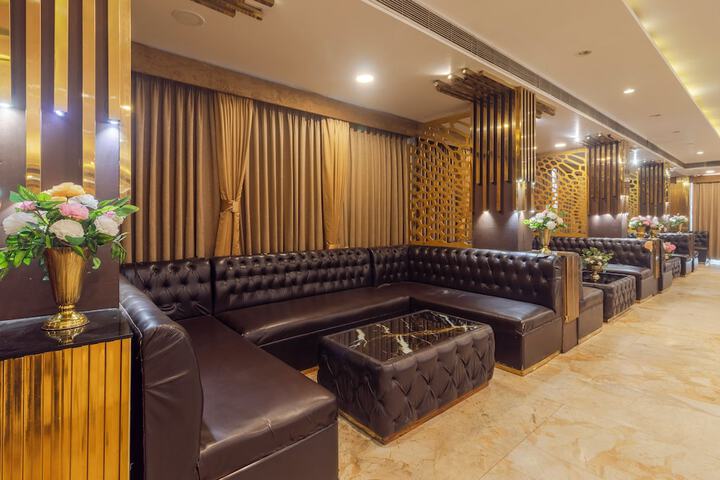 Ballroom/Hall 59 of 75