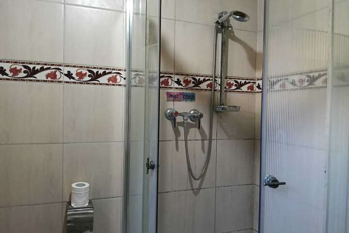 Room 9 of 21