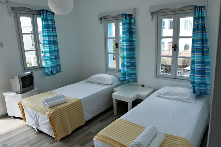 Room 5 of 26