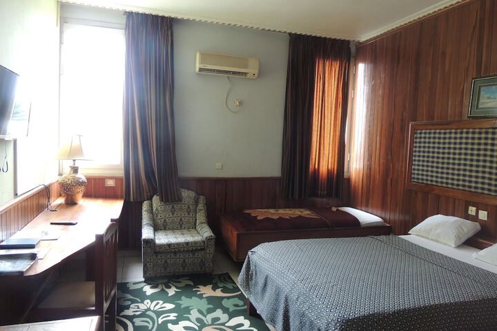 Room 7 of 35