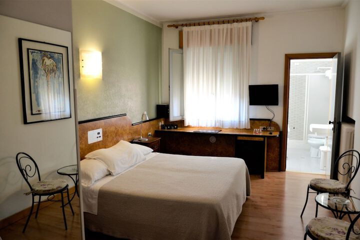 Room 19 of 103