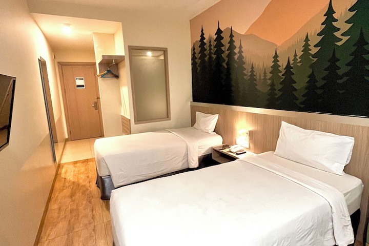 Room 4 of 11