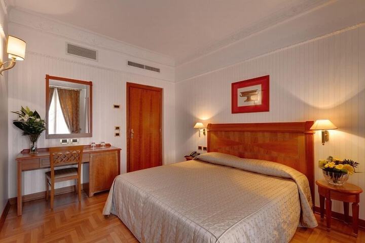 Room 13 of 41
