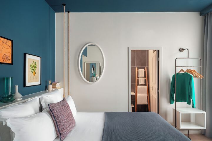 Room 16 of 65