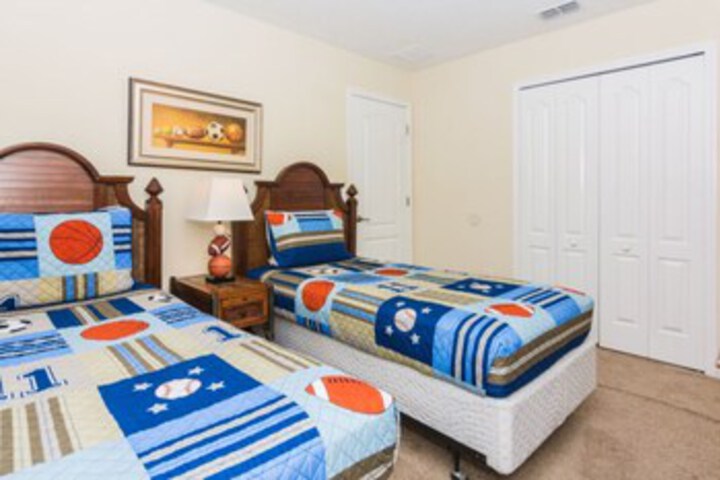 Room 30 of 46