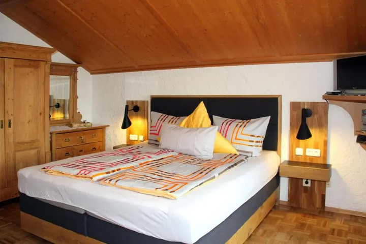 Room 3 of 19