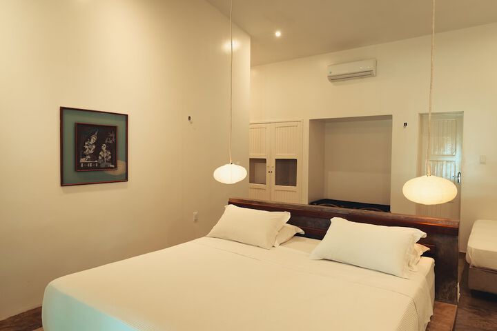Room 17 of 107