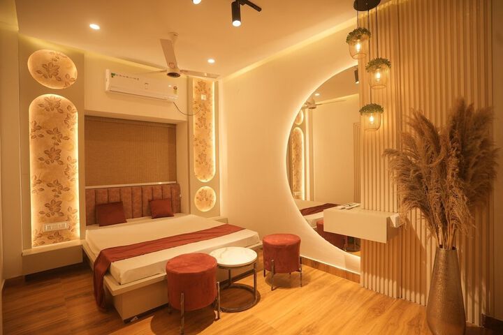 Room 9 of 20