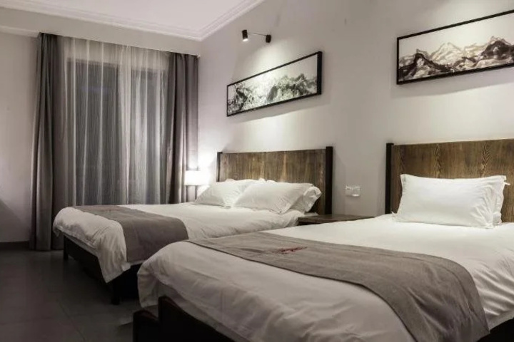Room 5 of 25