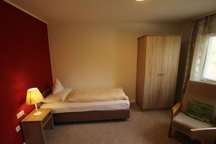 Room 6 of 21