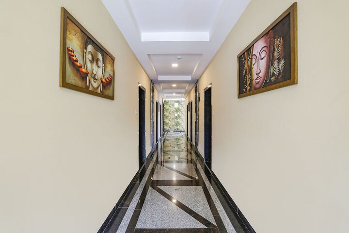 Hotel Interior 4 of 27