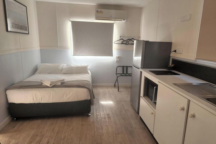 Room 6 of 73