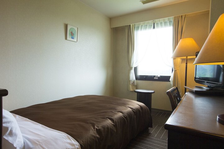 Room 10 of 38