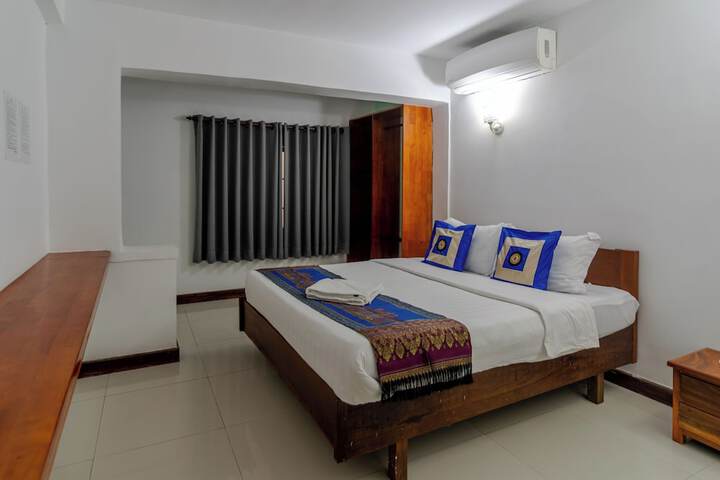 Room 9 of 26