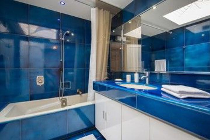 Room 2 of 11